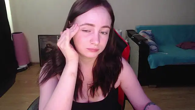 Snapshot of Laralianna chatting on April 2026 11:52:01 AM Laralianna online show from April 2026 11:52:01 AM