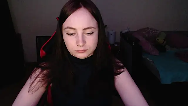 Snapshot of Laralianna chatting on April 2026 05:07:01 PM Laralianna online show from April 2026 05:07:01 PM