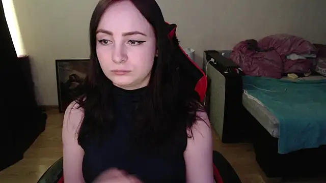 Snapshot of Laralianna chatting on April 2026 01:39:01 PM Laralianna online show from April 2026 01:39:01 PM