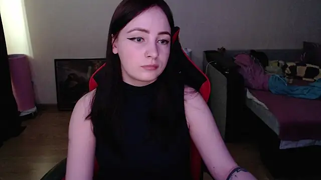 Snapshot of Laralianna chatting on April 2026 07:48:02 AM Laralianna online show from April 2026 07:48:02 AM