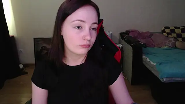 Snapshot of Laralianna chatting on April 2026 01:45:01 PM Laralianna online show from April 2026 01:45:01 PM