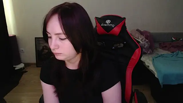 Snapshot of Laralianna chatting on April 2026 08:39:02 AM Laralianna online show from April 2026 08:39:02 AM