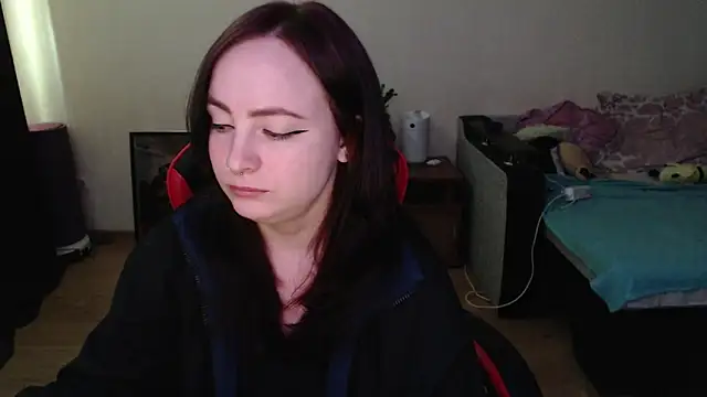 Snapshot of Laralianna chatting on April 2026 10:46:01 AM Laralianna online show from April 2026 10:46:01 AM