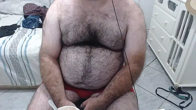 Snapshot of MysterBearMG chatting on January 2025 12:15:01 AM MysterBearMG online show from January 2025 12:15:01 AM