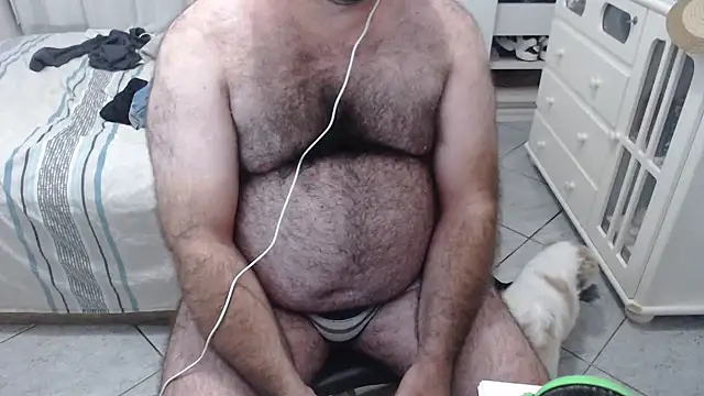 Snapshot of MysterBearMG chatting on January 2025 11:58:01 PM MysterBearMG online show from January 2025 11:58:01 PM