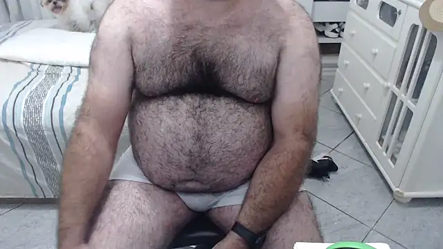 Snapshot of MysterBearMG chatting on January 2025 12:38:01 AM MysterBearMG online show from January 2025 12:38:01 AM