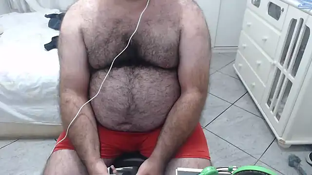 Snapshot of MysterBearMG chatting on February 2025 11:42:02 PM MysterBearMG online show from February 2025 11:42:02 PM