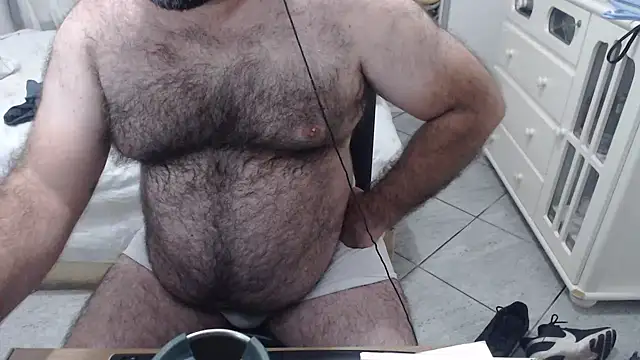 Snapshot of MysterBearMG chatting on February 2025 10:55:01 PM MysterBearMG online show from February 2025 10:55:01 PM