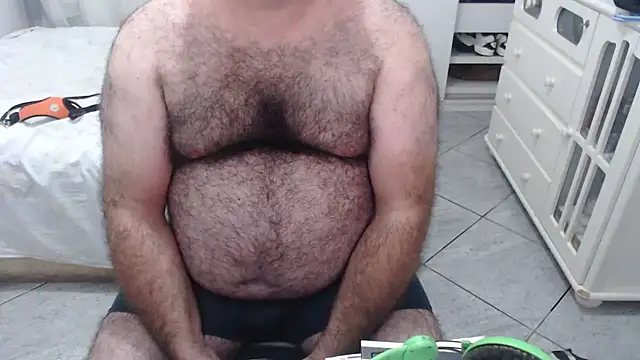 Snapshot of MysterBearMG chatting on February 2025 12:17:02 AM MysterBearMG online show from February 2025 12:17:02 AM