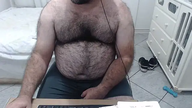 Snapshot of MysterBearMG chatting on February 2025 11:26:02 PM MysterBearMG online show from February 2025 11:26:02 PM