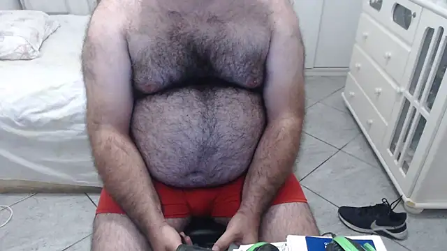 Snapshot of MysterBearMG chatting on February 2025 12:19:02 AM MysterBearMG online show from February 2025 12:19:02 AM