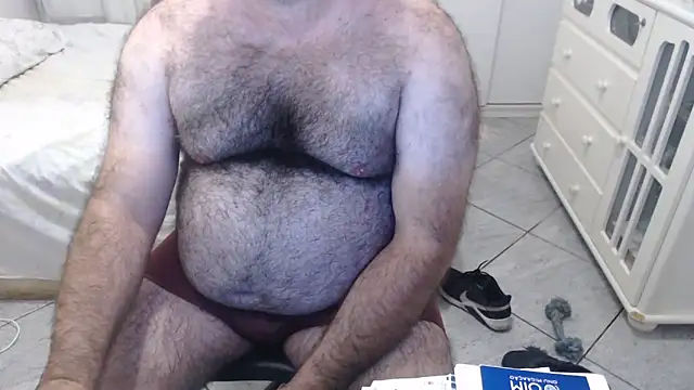 Snapshot of MysterBearMG chatting on February 2025 01:33:01 AM MysterBearMG online show from February 2025 01:33:01 AM