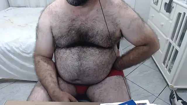 Snapshot of MysterBearMG chatting on February 2025 11:34:02 PM MysterBearMG online show from February 2025 11:34:02 PM