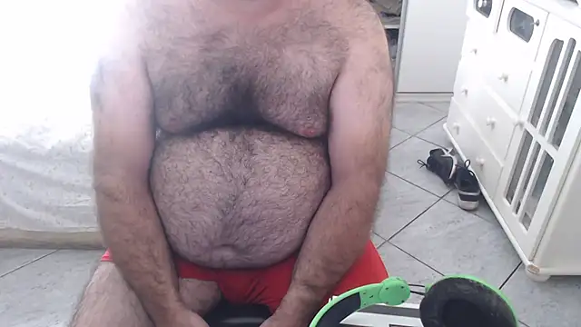 Snapshot of MysterBearMG chatting on March 2025 05:07:02 PM MysterBearMG online show from March 2025 05:07:02 PM