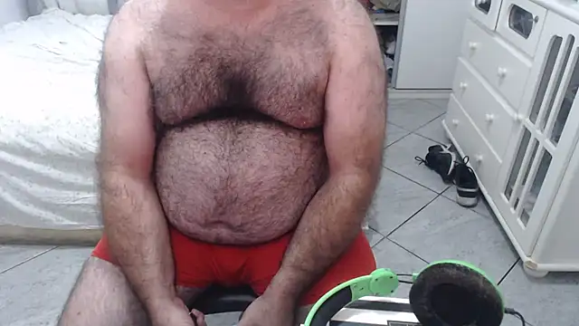 Snapshot of MysterBearMG chatting on March 2025 09:15:02 PM MysterBearMG online show from March 2025 09:15:02 PM