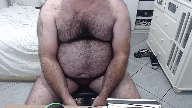 Snapshot of MysterBearMG chatting on March 2025 10:49:02 PM MysterBearMG online show from March 2025 10:49:02 PM