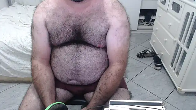 Snapshot of MysterBearMG chatting on March 2025 01:52:02 AM MysterBearMG online show from March 2025 01:52:02 AM