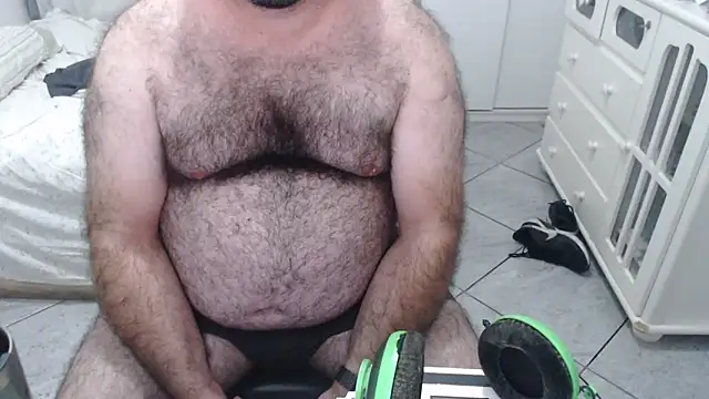 Snapshot of MysterBearMG chatting on March 2025 02:19:02 AM MysterBearMG online show from March 2025 02:19:02 AM