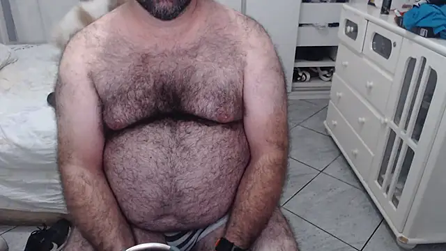 Snapshot of MysterBearMG chatting on March 2025 12:10:01 AM MysterBearMG online show from March 2025 12:10:01 AM