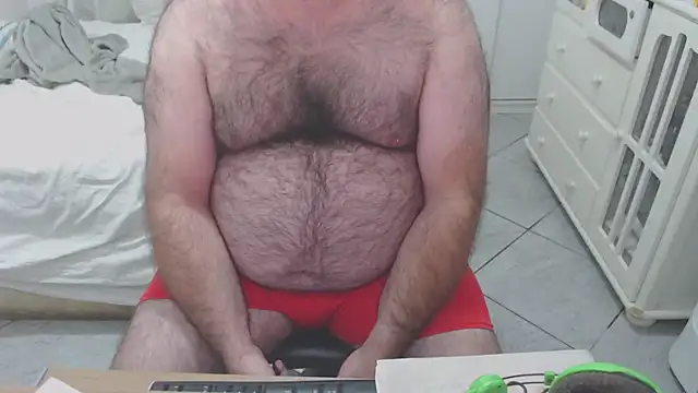 Snapshot of MysterBearMG chatting on September 2025 12:44:02 AM MysterBearMG online show from September 2025 12:44:02 AM