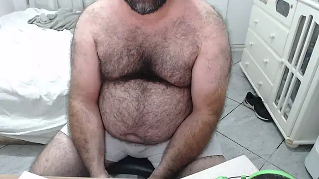 Snapshot of MysterBearMG chatting on September 2025 01:38:02 AM MysterBearMG online show from September 2025 01:38:02 AM