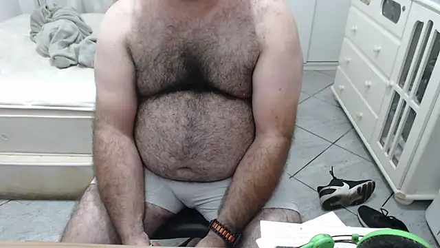 Snapshot of MysterBearMG chatting on September 2025 11:17:02 PM MysterBearMG online show from September 2025 11:17:02 PM