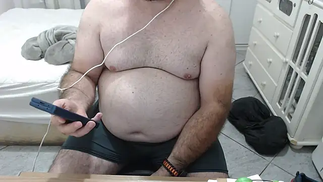 Snapshot of MysterBearMG chatting on October 2025 12:07:01 AM MysterBearMG online show from October 2025 12:07:01 AM