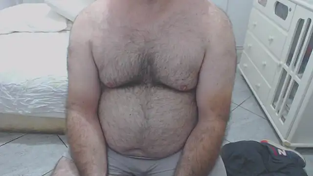 Snapshot of MysterBearMG chatting on December 2025 12:26:02 AM MysterBearMG online show from December 2025 12:26:02 AM