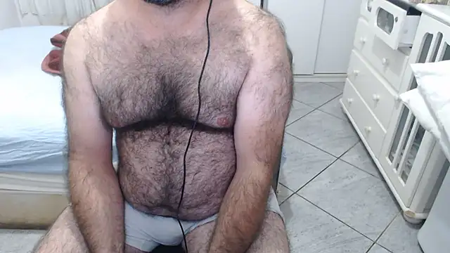 Snapshot of MysterBearMG chatting on June 2026 12:43:02 AM MysterBearMG online show from June 2026 12:43:02 AM