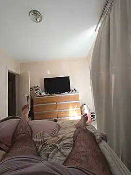 Snapshot of MysterBearMG chatting on June 2026 04:13:01 PM MysterBearMG online show from June 2026 04:13:01 PM