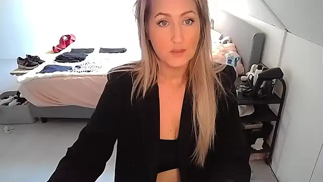 TessToy online show from February 2025 11:33:01 AM