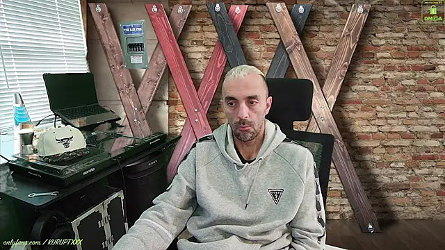 kuruptxxx live online show from January 2025 05:01:01 PM