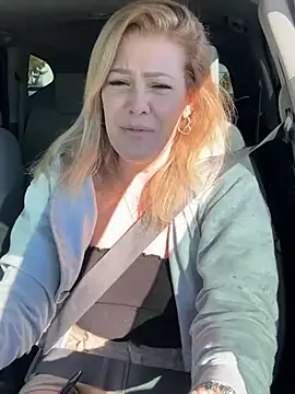 Snapshot of Lexi_Shocker chatting on February 2025 05:18:02 PM Lexi Shocker online show from February 2025 05:18:02 PM