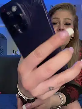 Snapshot of Lexi_Shocker chatting on March 2025 05:32:02 AM Lexi Shocker online show from March 2025 05:32:02 AM