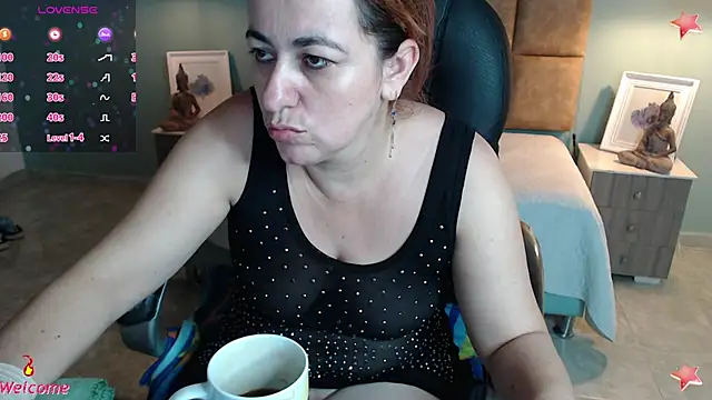 Snapshot of Barbiegomez chatting on February 2025 03:28:01 AM Barbiegomez online show from February 2025 03:28:01 AM