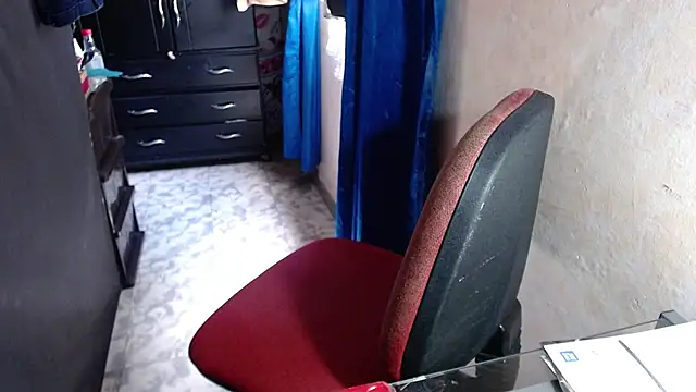 Snapshot of Barbiegomez chatting on October 2025 03:23:02 PM Barbiegomez online show from October 2025 03:23:02 PM