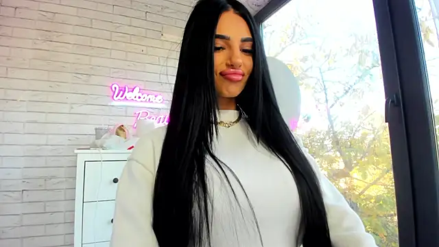 Britney Charm  online show from November 2025 06:38:02 AM