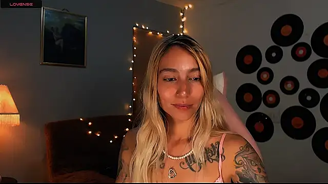 Saucy Jenn online show from March 2025 05:01:01 AM