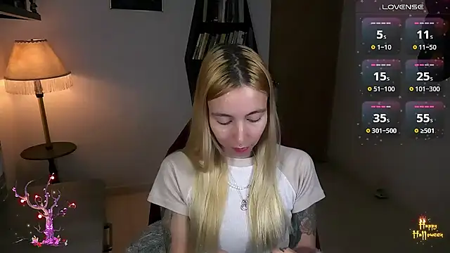 Saucy Jenn online show from October 2025 10:58:02 PM