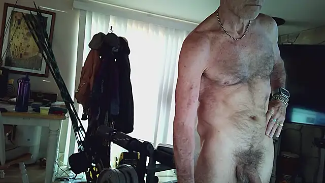 Snapshot of MoonDancer chatting on September 2025 05:27:01 PM MoonDancer online show from September 2025 05:27:01 PM