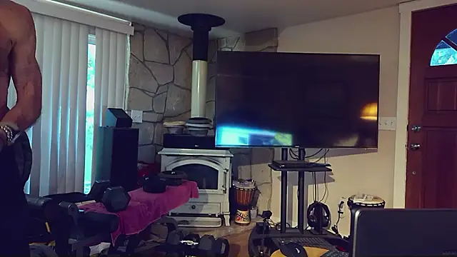 Snapshot of MoonDancer chatting on April 2026 01:14:01 AM MoonDancer online show from April 2026 01:14:01 AM