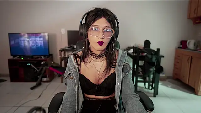 Snapshot of brenda_nataliaok chatting on January 2025 04:15:02 AM brenda nataliaok online show from January 2025 04:15:02 AM