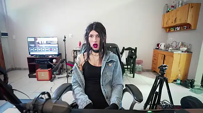 Snapshot of brenda_nataliaok chatting on March 2025 07:17:01 PM brenda nataliaok online show from March 2025 07:17:01 PM