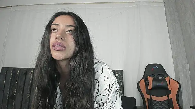 Valentinne z online show from January 2025 02:54:02 AM