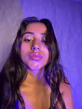 Valentinne z online show from December 2025 02:00:02 PM