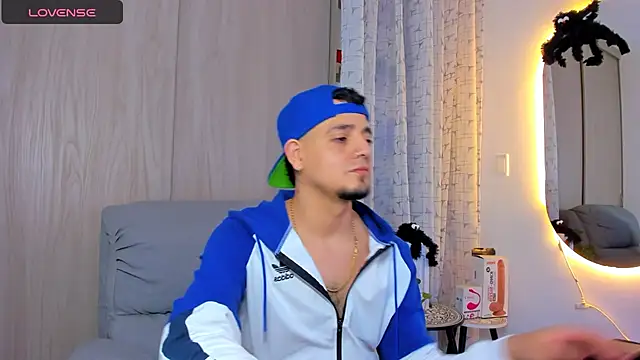 Snapshot of alejandro_calderon1 chatting on October 2025 05:22:02 AM alejandro calderon1 online show from October 2025 05:22:02 AM