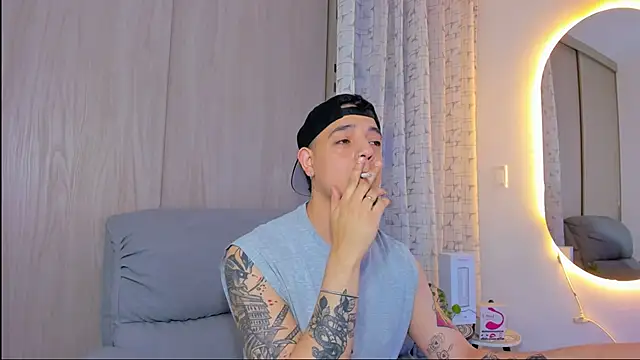 Snapshot of alejandro_calderon1 chatting on November 2025 03:27:01 AM alejandro calderon1 online show from November 2025 03:27:01 AM