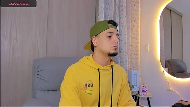 Snapshot of alejandro_calderon1 chatting on November 2025 04:23:02 AM alejandro calderon1 online show from November 2025 04:23:02 AM