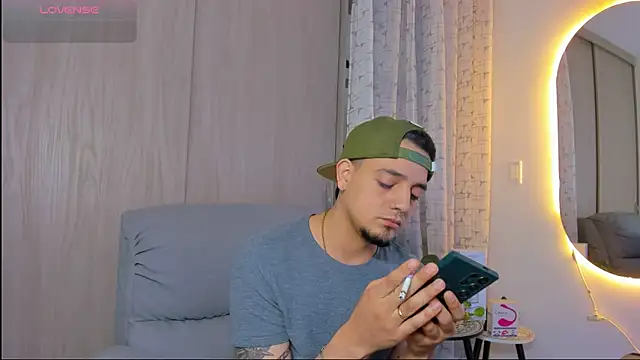 Snapshot of alejandro_calderon1 chatting on November 2025 06:02:02 AM alejandro calderon1 online show from November 2025 06:02:02 AM