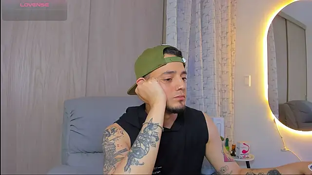 Snapshot of alejandro_calderon1 chatting on November 2025 05:30:02 AM alejandro calderon1 online show from November 2025 05:30:02 AM